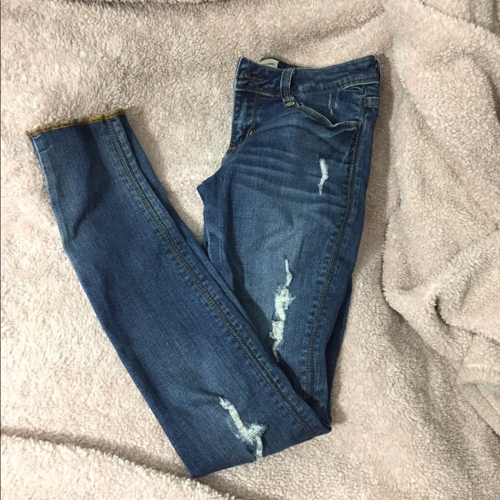 Ripped skinny jeans